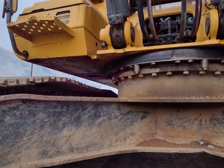 deere-270d-lc-image-55