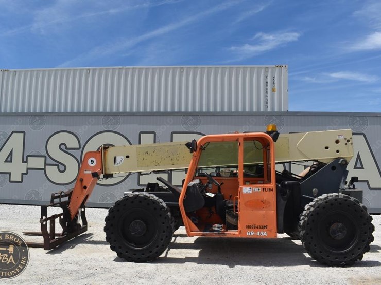 2012-jlg-g9-43a-image-2