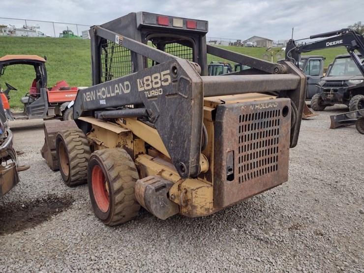 new-holland-lx885-image-26