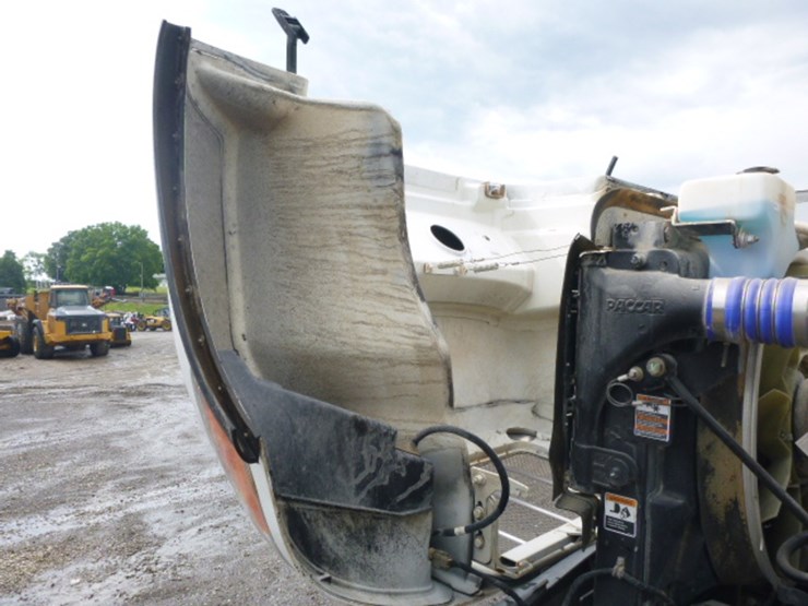 peterbilt-337-image-23