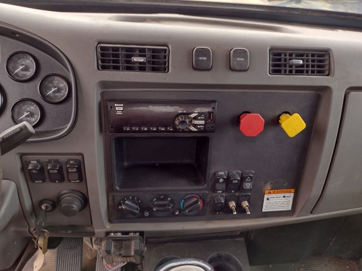 peterbilt-337-image-14