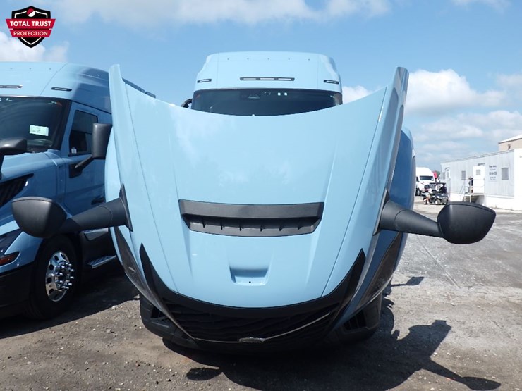 2026-volvo-vnl840-image-28