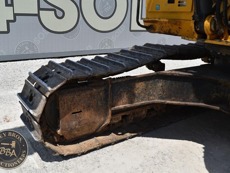 2016-deere-350g-lc-image-31