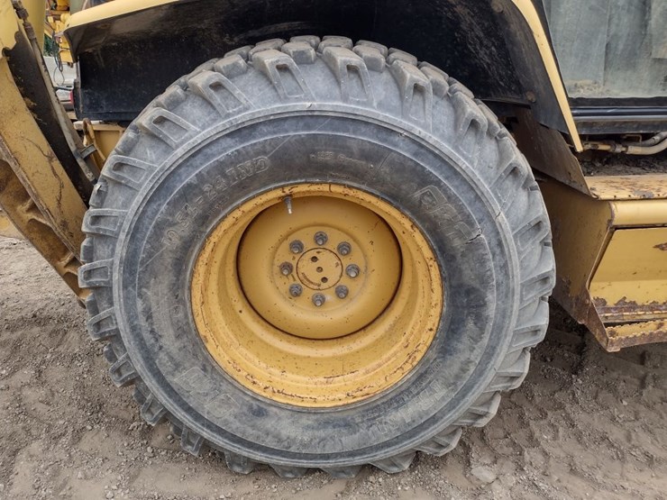 caterpillar-416d-image-24