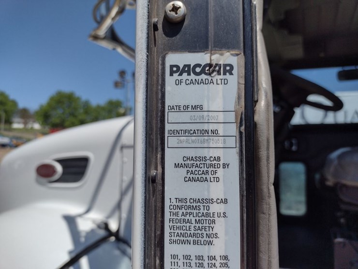 peterbilt-340-image-6