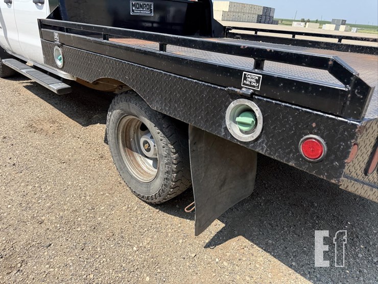 2015-chevrolet-3500hd-image-13