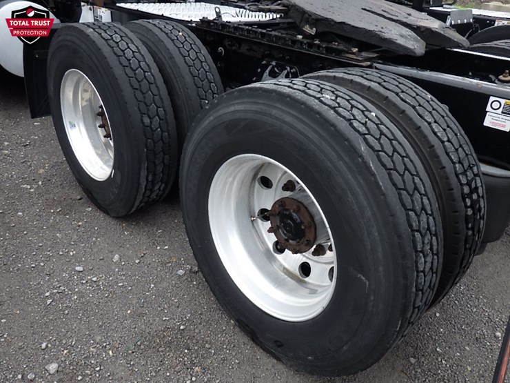 2023-kenworth-t680-image-18