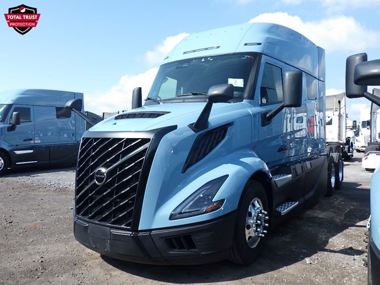 2026-volvo-vnl840-image-1