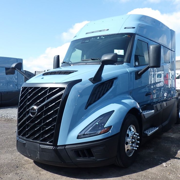 2026 VOLVO VNL840