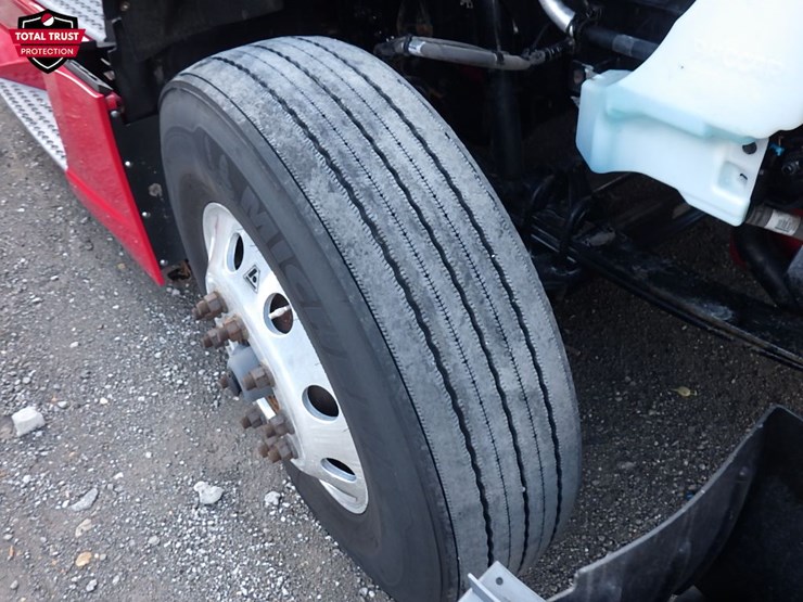 2024-kenworth-t680-image-30