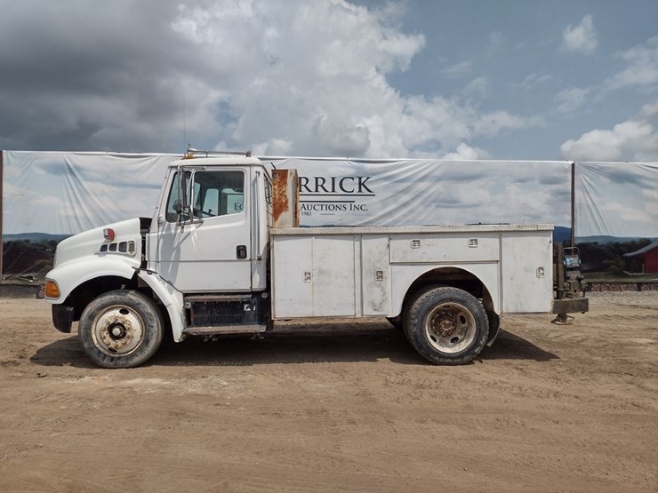 freightliner-fl70-image-1