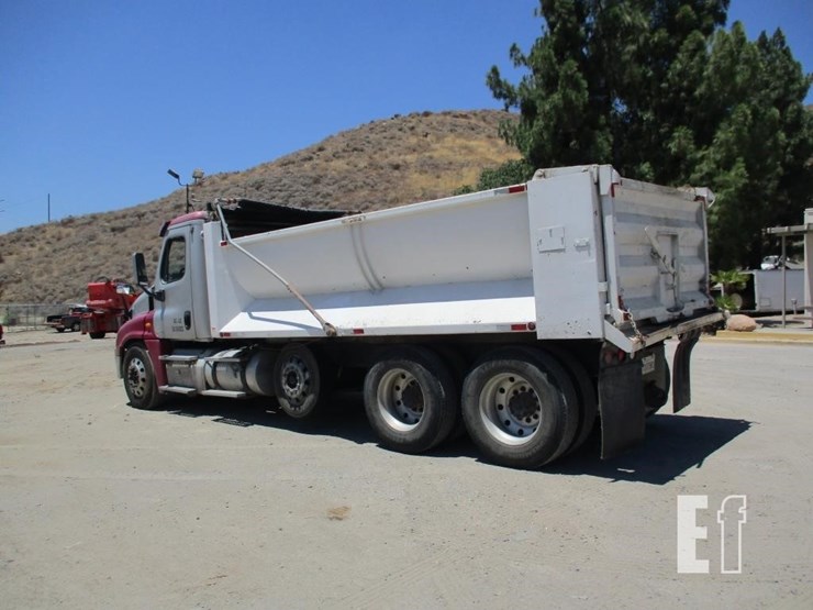 2014-freightliner-cascadia-125-image-4