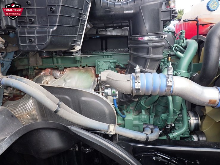 2026-volvo-vnl840-image-30