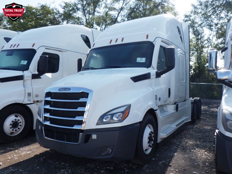 2022-freightliner-cascadia-126-image-1