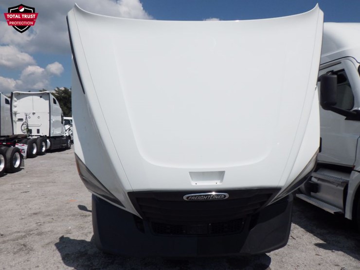 2023-freightliner-cascadia-126-image-26