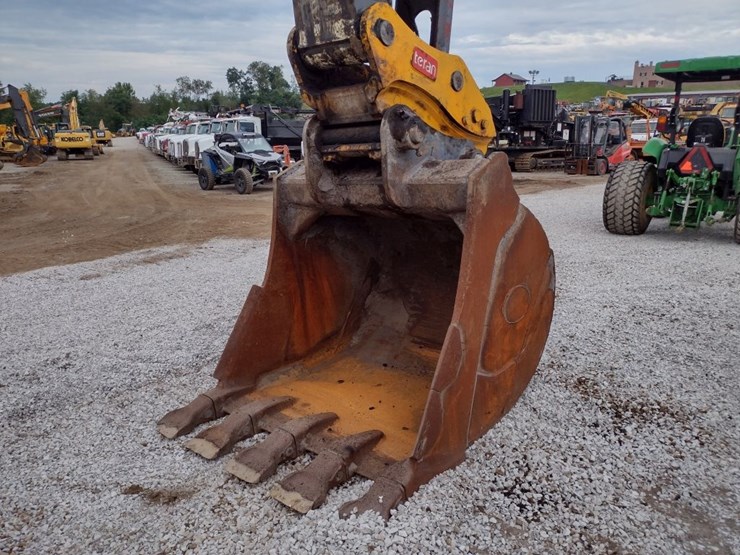 deere-380g-lc-image-23