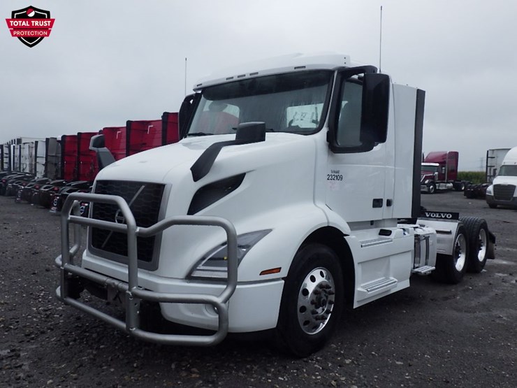 2024-volvo-vnr300-image-1