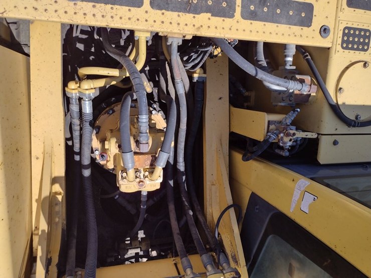 komatsu-pc450-lc-8-image-40