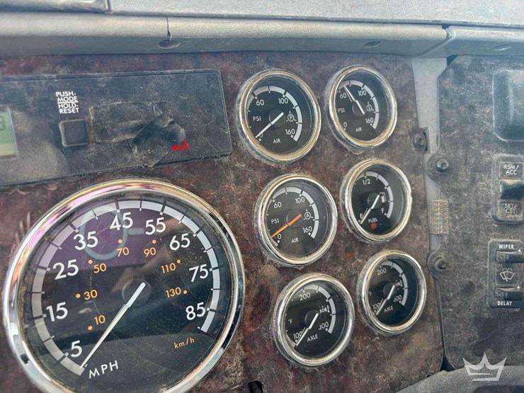 2007-freightliner-columbia-120-image-23
