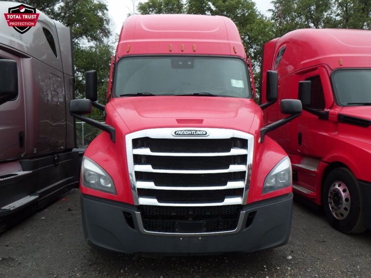 2022-freightliner-cascadia-126-image-2