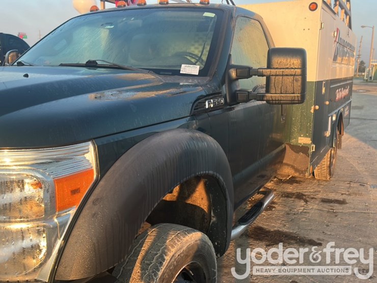 2011-ford-f550-image-17