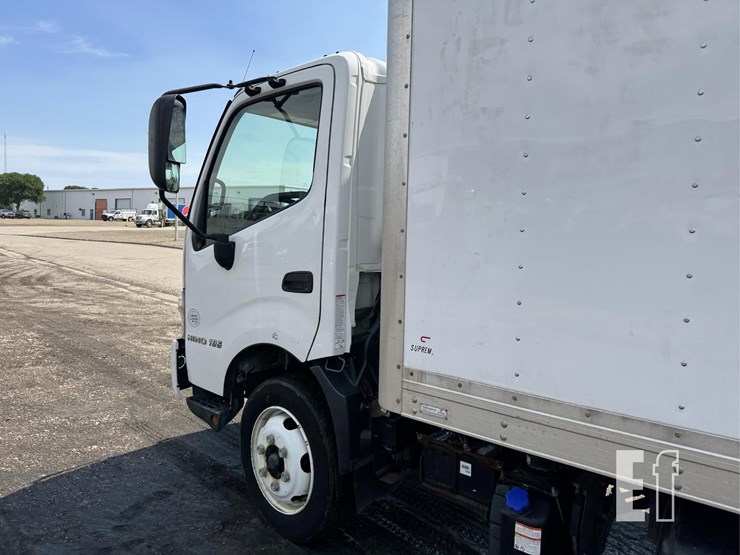 2018-hino-195-image-22