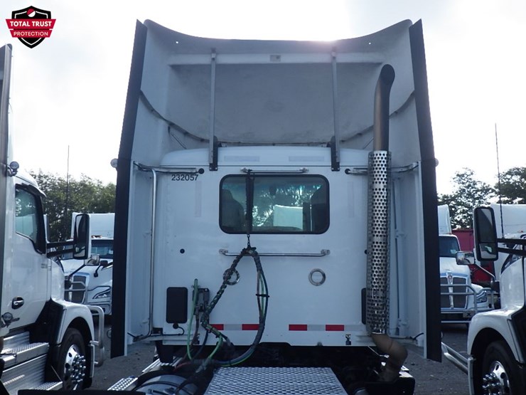 2024-kenworth-t680-image-11