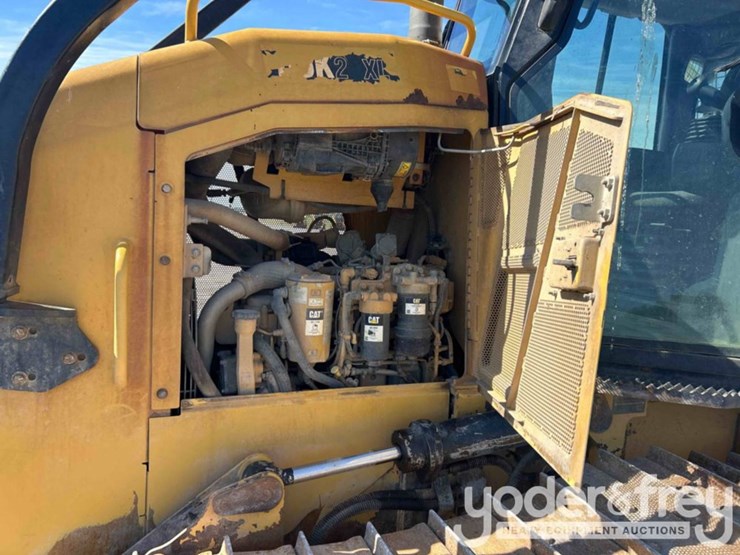 2017-caterpillar-d5k2-xl-image-19