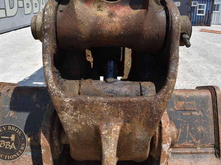2016-deere-350g-lc-image-23