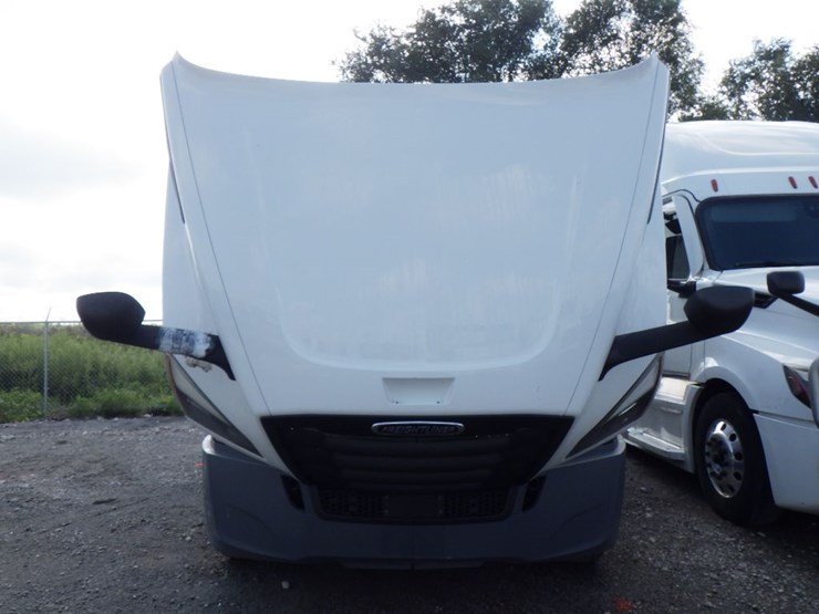 2021-freightliner-cascadia-126-image-31