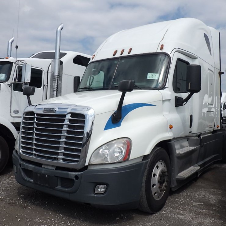 2016 FREIGHTLINER CASCADIA 125