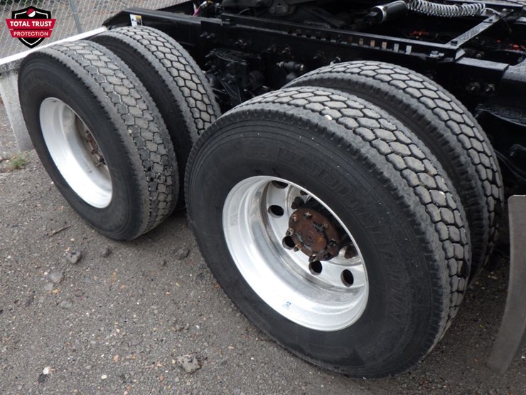 2022-peterbilt-579-image-6