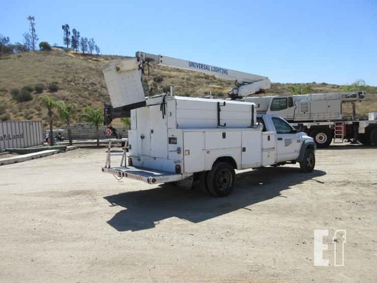 2010-dodge-ram-4500-image-3