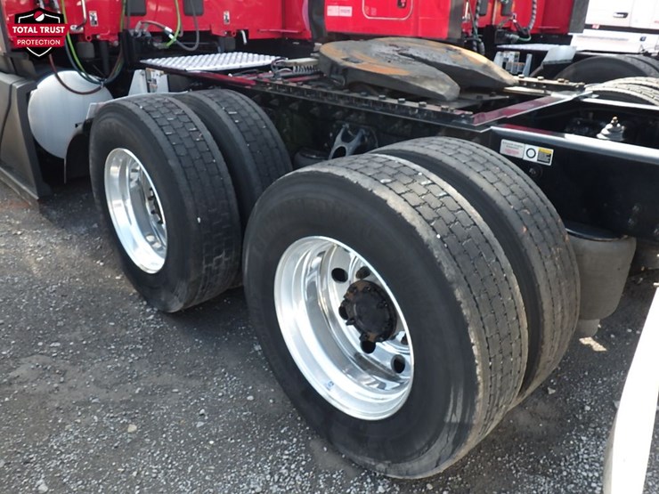 2025-kenworth-t680-image-21