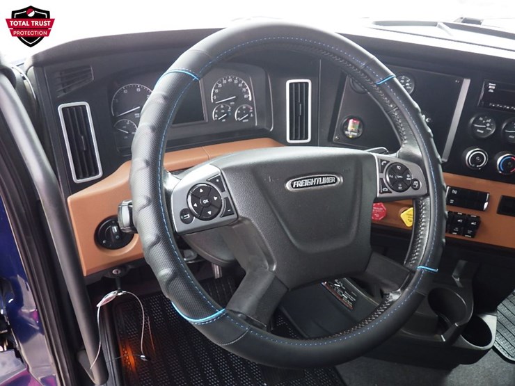 2019-freightliner-cascadia-126-image-20