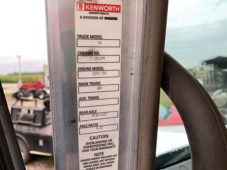 2018-kenworth-t440-image-111