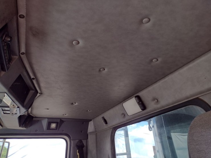 western-star-4900-image-13