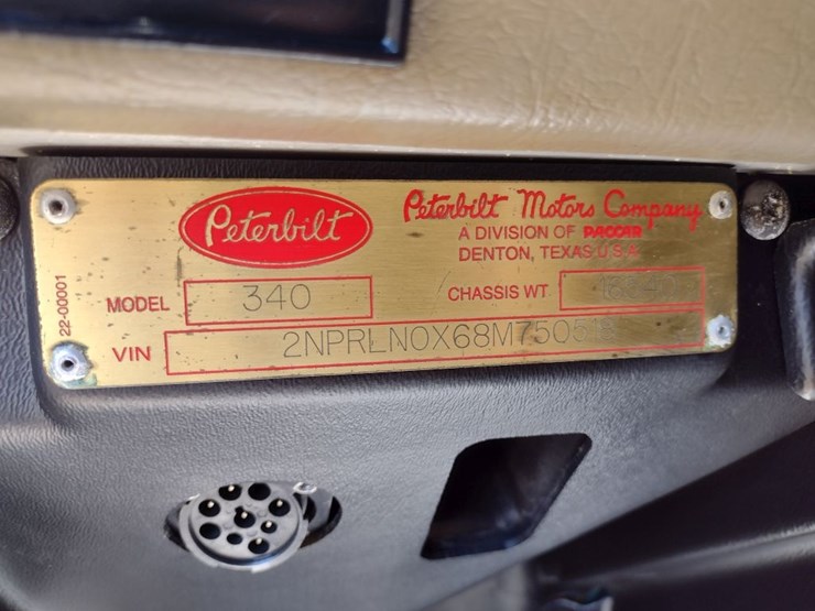 peterbilt-340-image-5