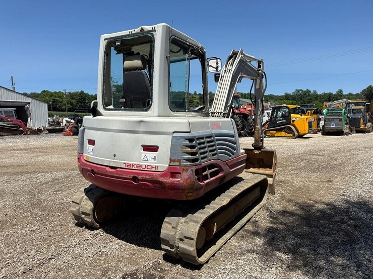2012-takeuchi-tb250-image-4
