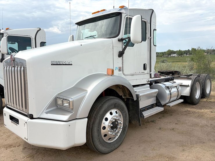 2008-kenworth-t800-image-2
