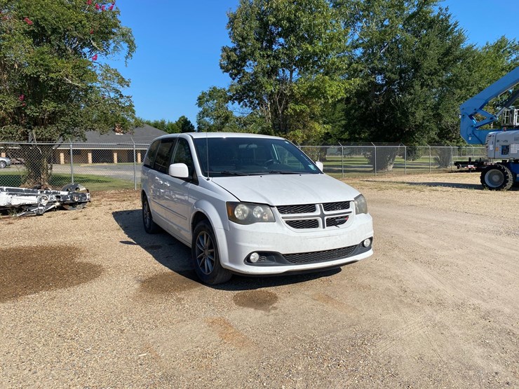 2013-dodge-grand-caravan-image-3