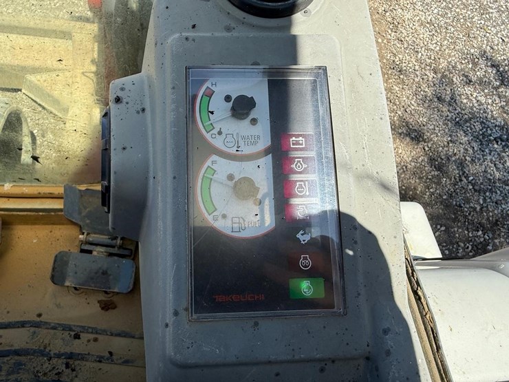 2012-takeuchi-tb250-image-20