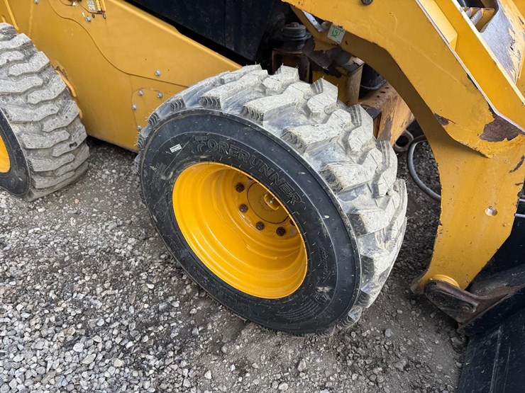 2020-caterpillar-272d3-image-12