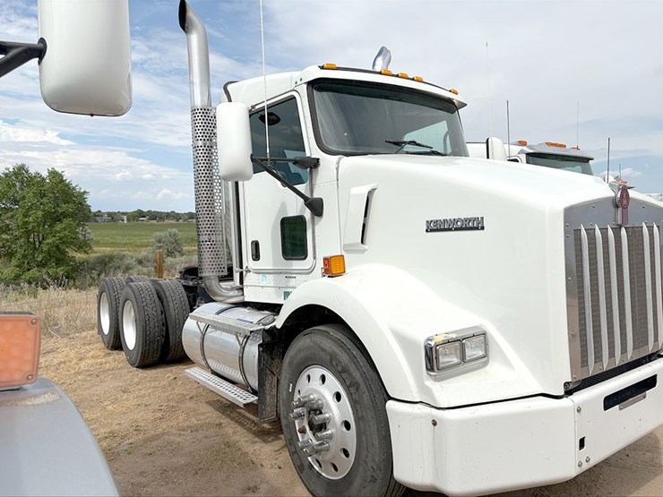 2006-kenworth-t800-image-1
