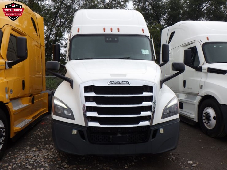 2022-freightliner-cascadia-126-image-2