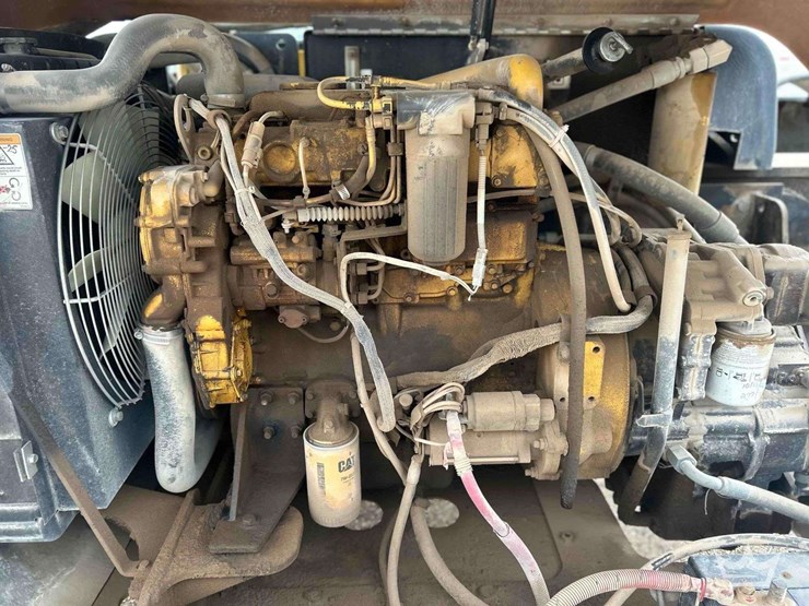 caterpillar-tl642-image-15