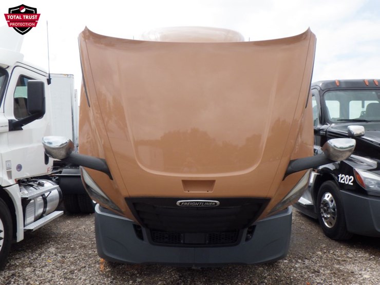 2020-freightliner-cascadia-126-image-23