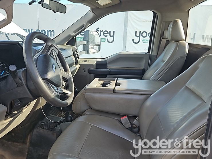 2017-ford-f550-image-19