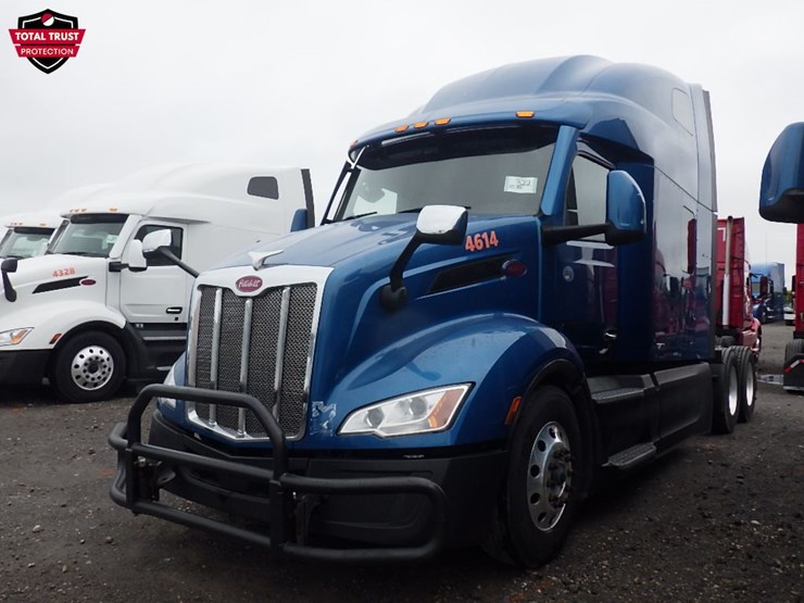 2023-peterbilt-579-image-1
