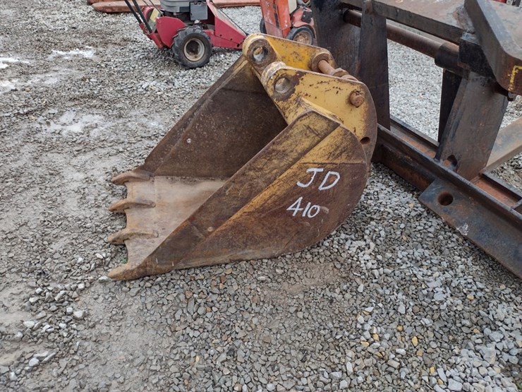 john-deere-410-image-2